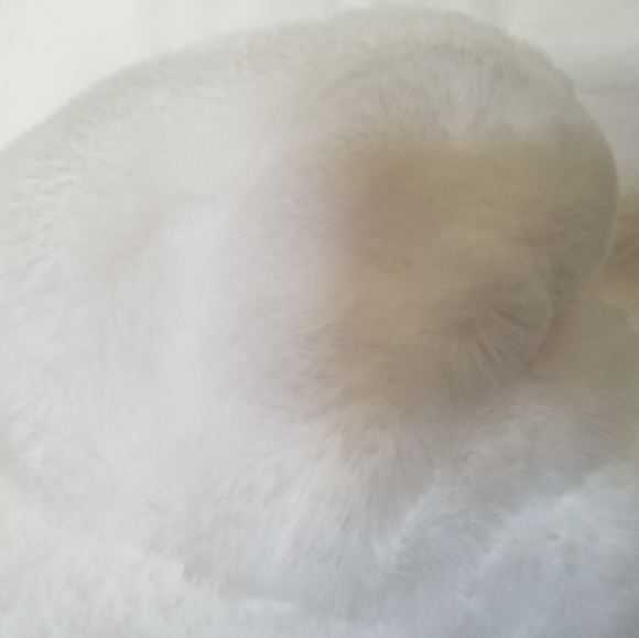 First Impressions Bear Hooded White Faux Fur Vest 18 Months - Picture 8 of 12